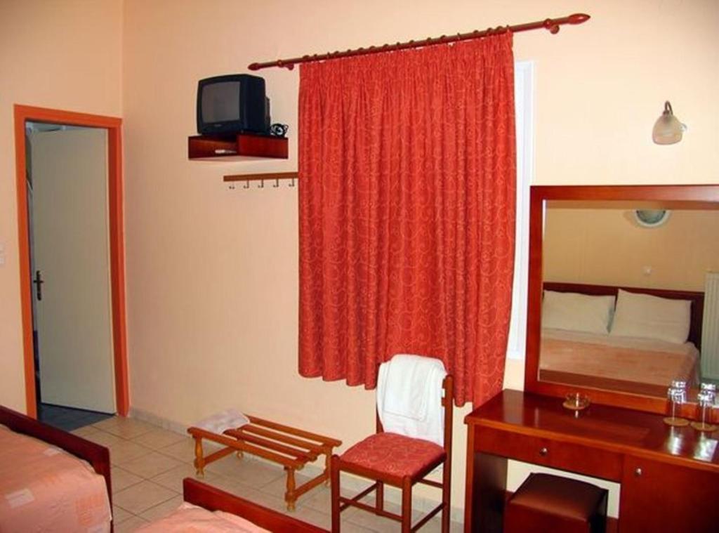 Apollon Hotel Tirós Стая снимка